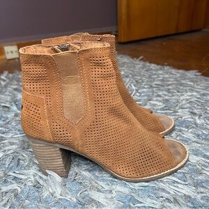 Toms Majorca peep toe bootie